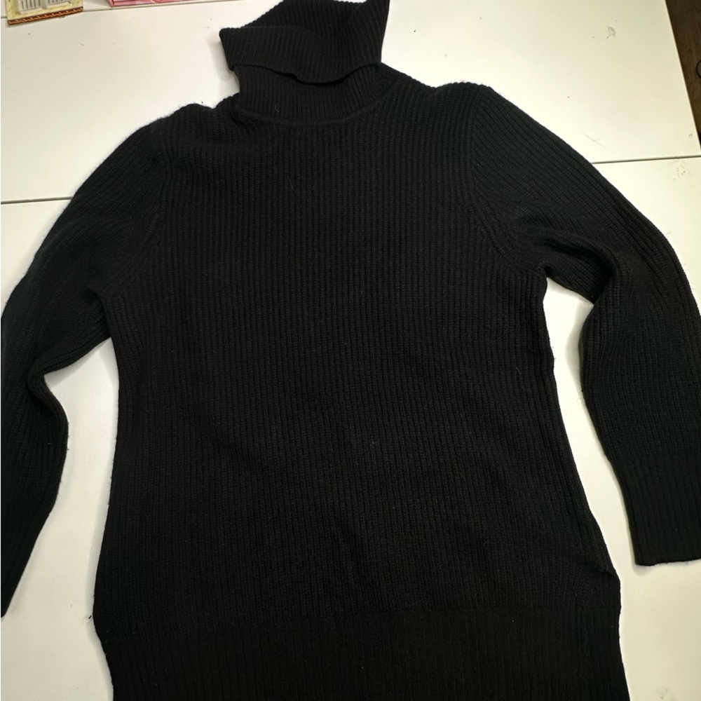 Sea bleu turtleneck black sweater